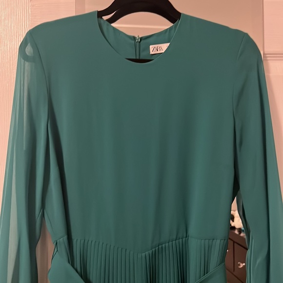 Zara jumpsuit - Picture 2 of 4